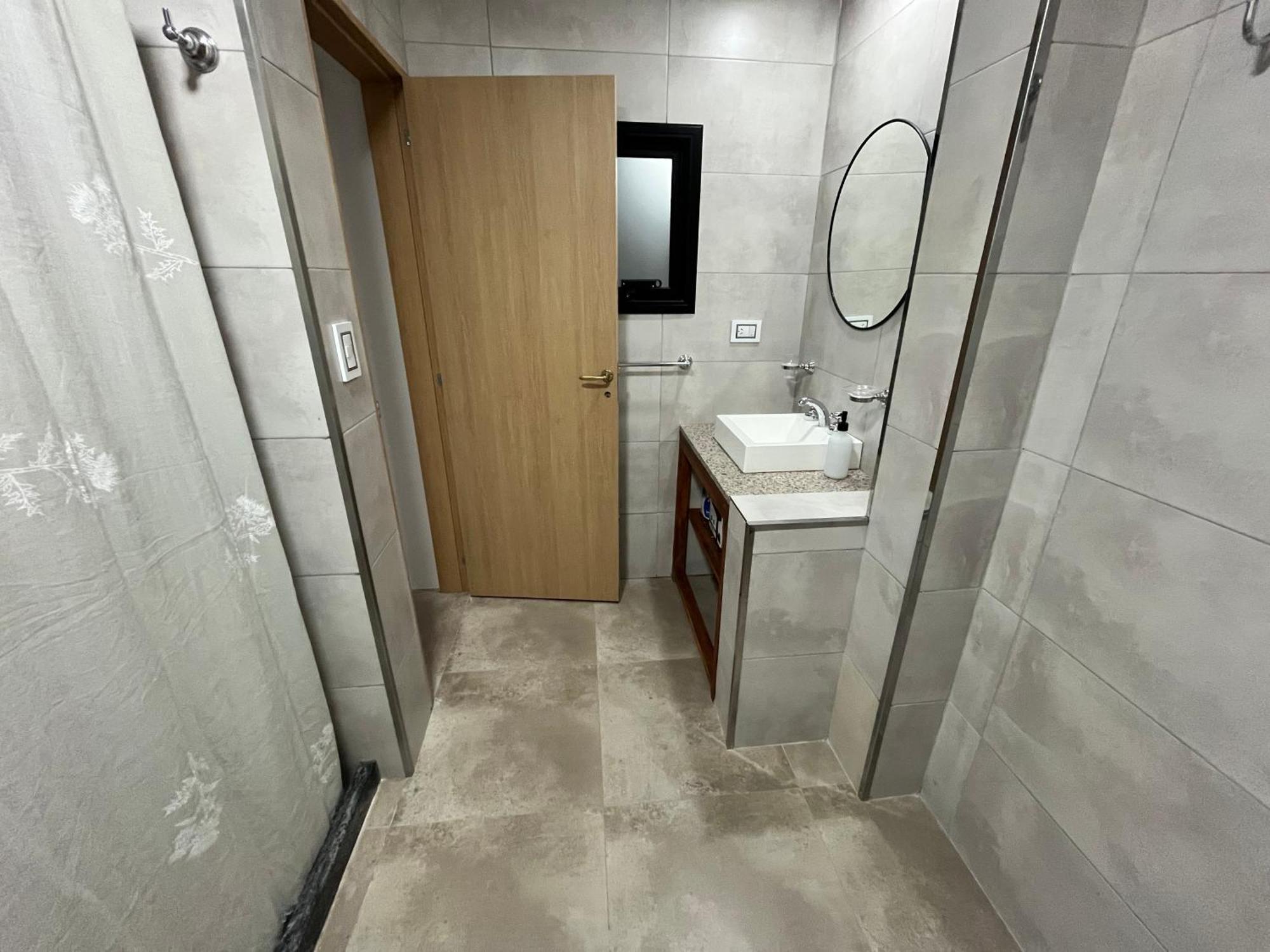 Nelson's Place * Esquel